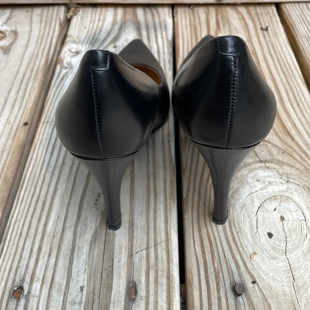 NINE WEST 